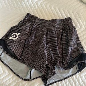 Great condition peloton lululemon  shorts with zipper pockets